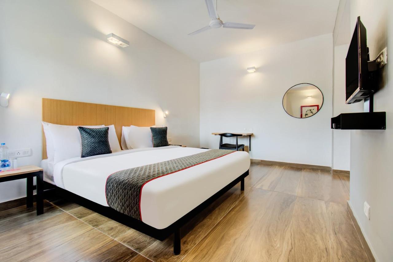 Oyo Townhouse 061 Gcda Kakkanad Signal Hotel Kochi Luaran gambar